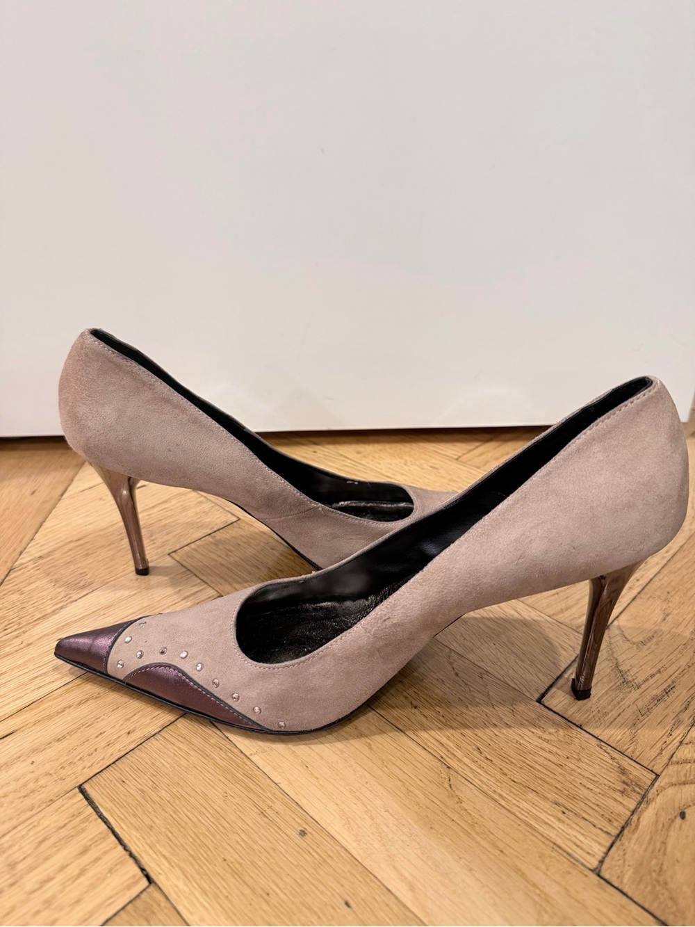 Crazy Shoes Italy Suede Leather Studded Pointed Toe Pumps EU 41